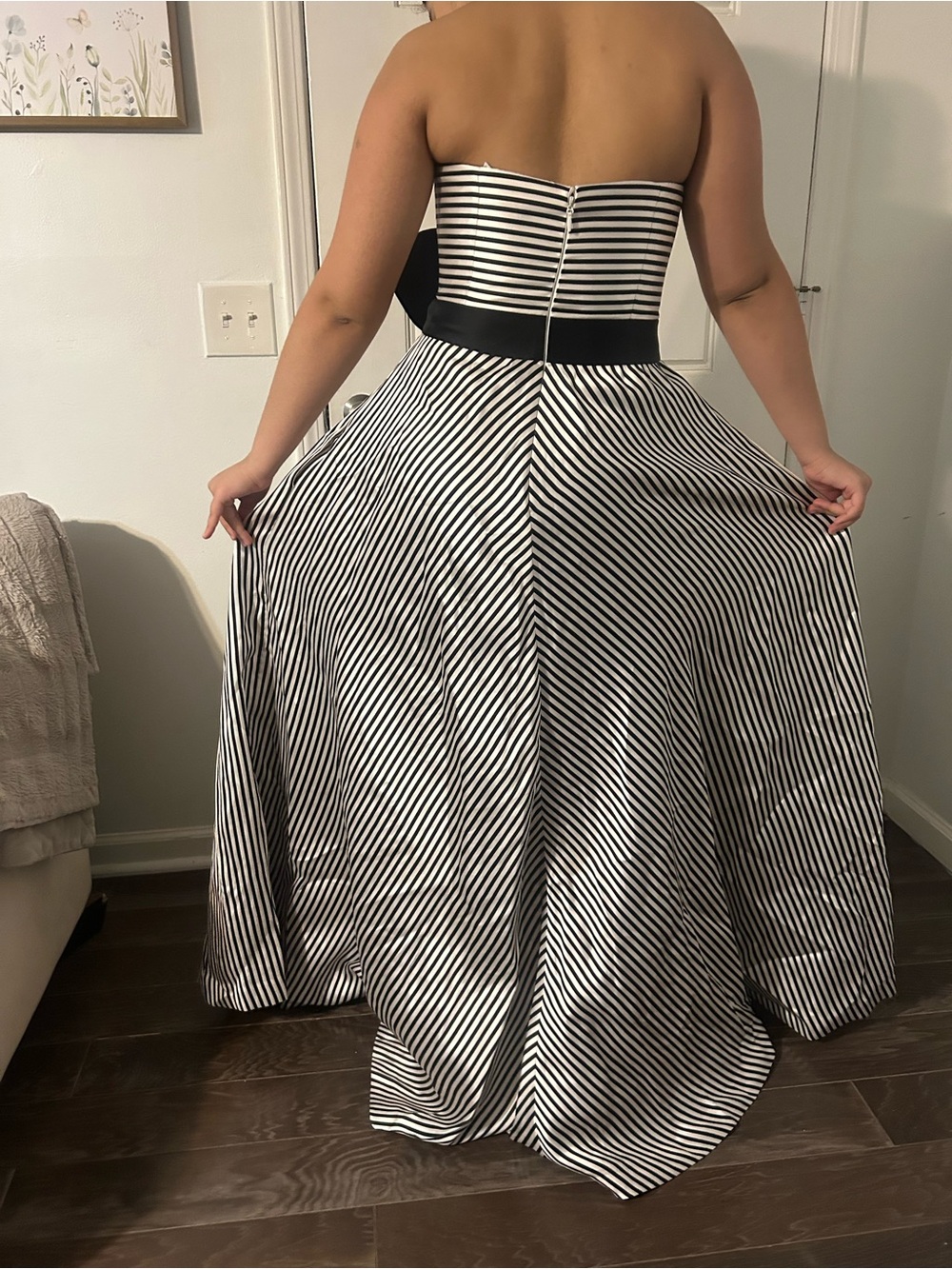 Halston Heritage Black & White Strapless A-Line Gown with Waist Bow - Picture 4 of 7